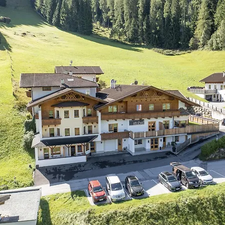 In Neustift Near Lift, Cleaning Included Apartment *